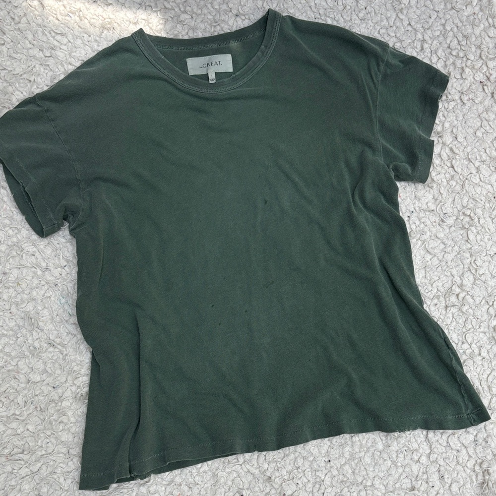 THE GREAT. Crewneck Tee in Green